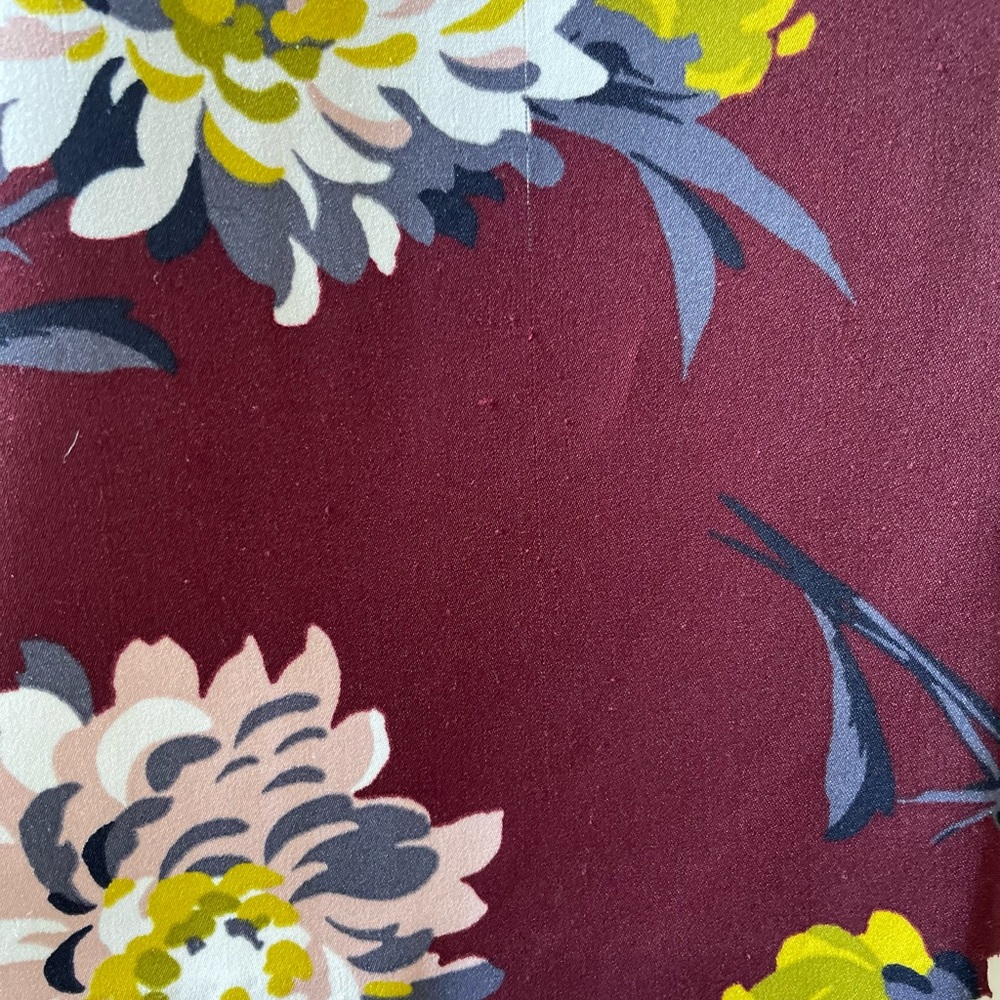 Ann Taylor Factory | Sleeveless Floral Shift Dress | Maroon | Size 6P - Picture 7 of 8